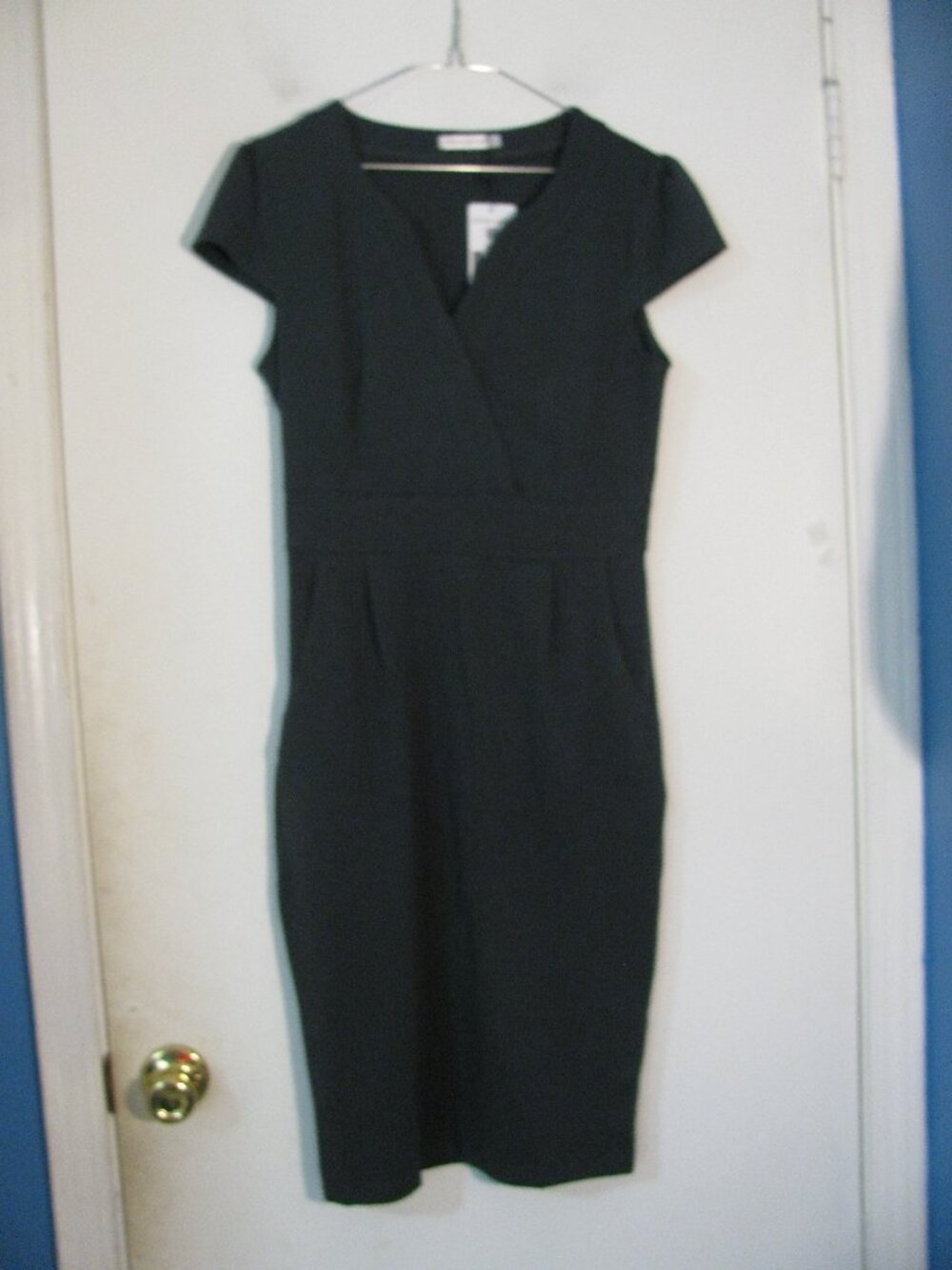 * Ceasikery Green Dress Small NWT V Neckline Stretch